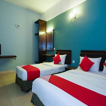 Hotel O Hotel Orchard Inn Lumut Exterior photo