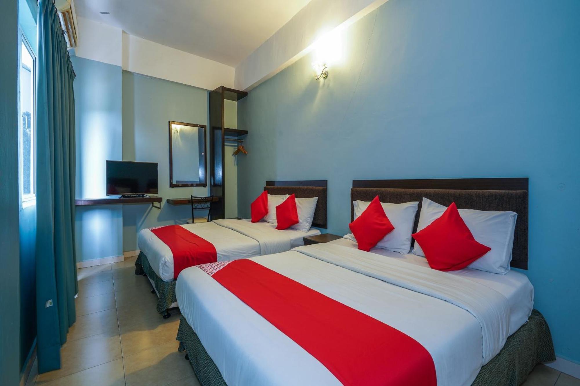 Hotel O Hotel Orchard Inn Lumut Exterior photo