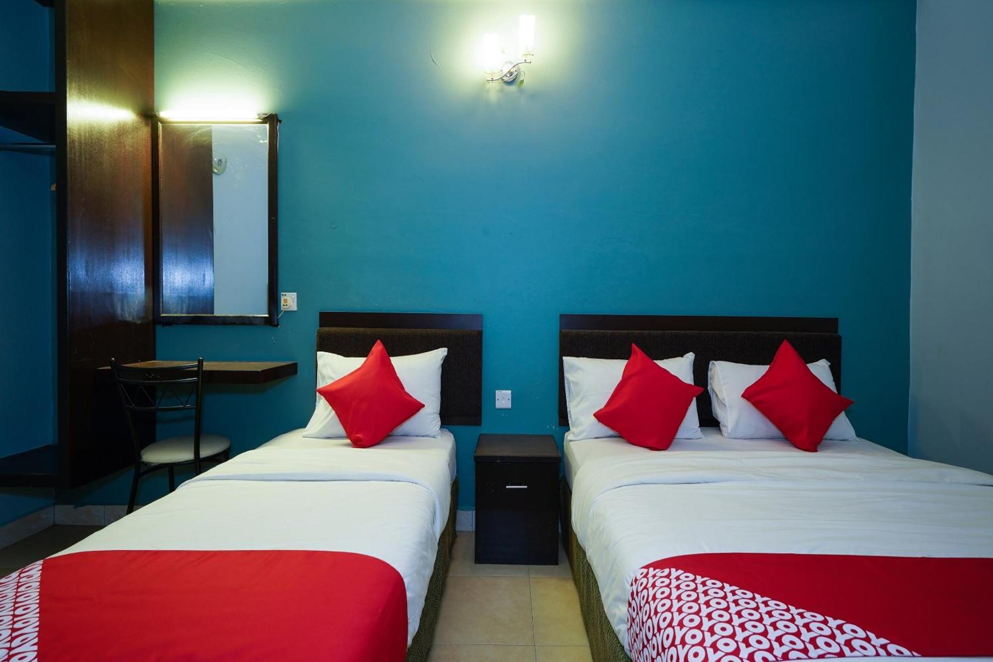 Hotel O Hotel Orchard Inn Lumut Exterior photo