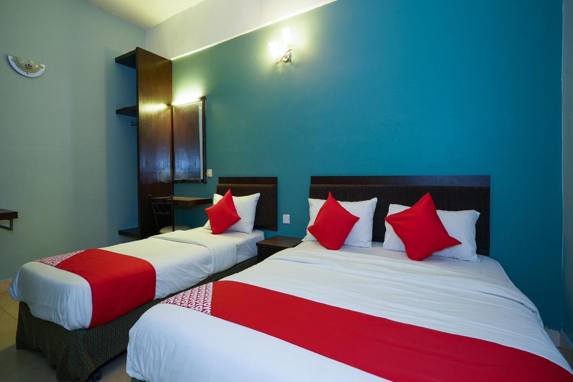 Hotel O Hotel Orchard Inn Lumut Exterior photo