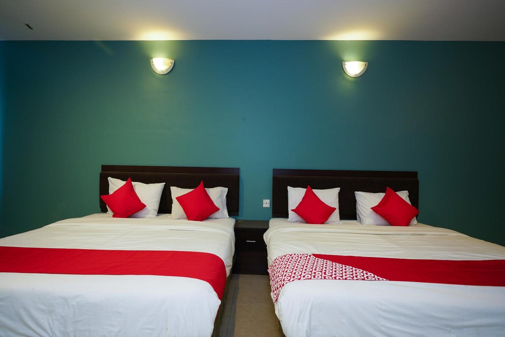 Hotel O Hotel Orchard Inn Lumut Exterior photo