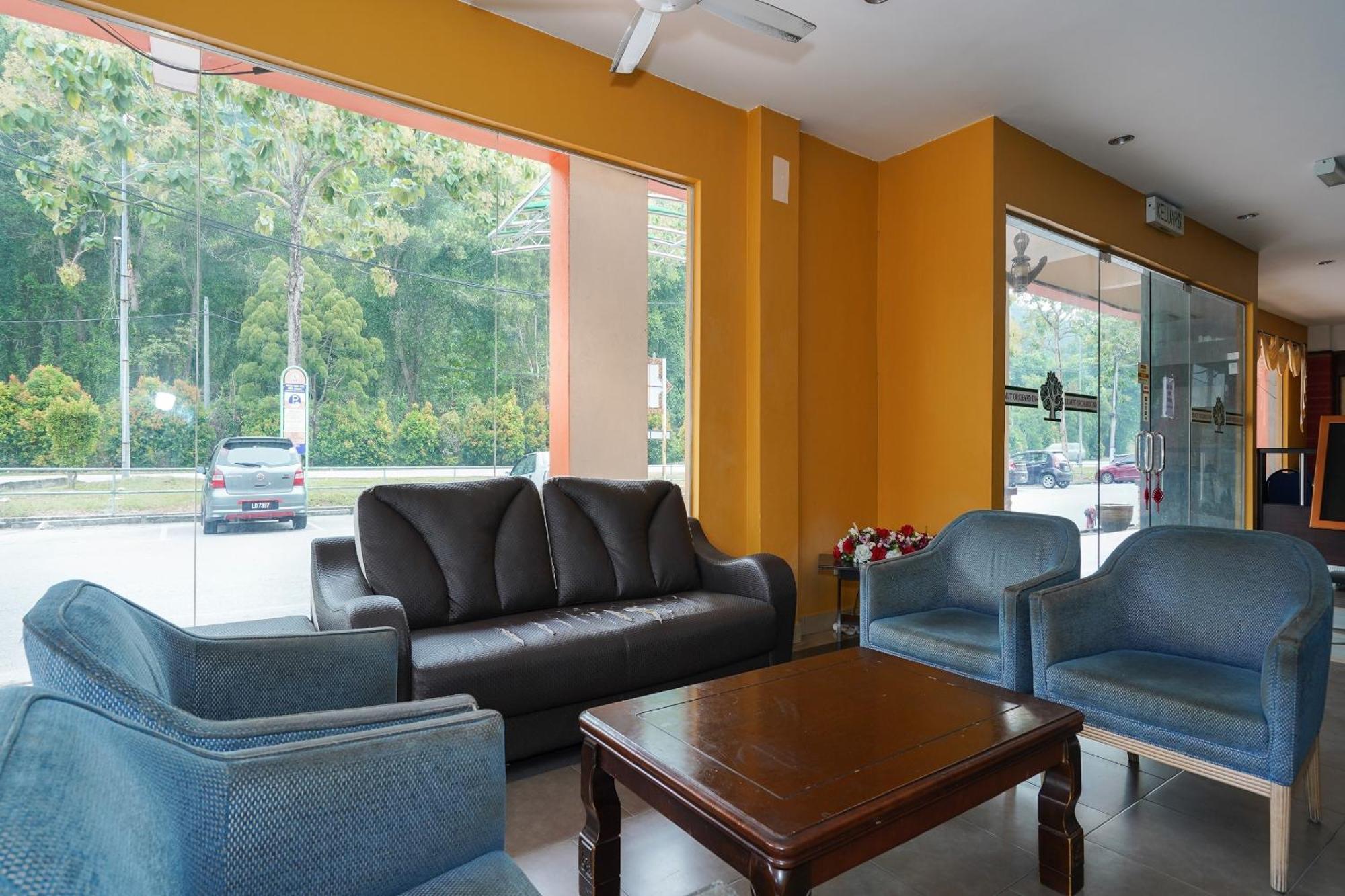 Hotel O Hotel Orchard Inn Lumut Exterior photo